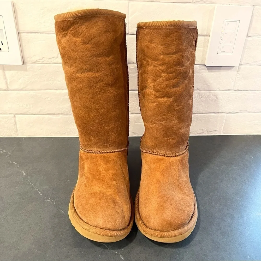 UGG Y4 W6 chestnut suede classic tall wool lined boots